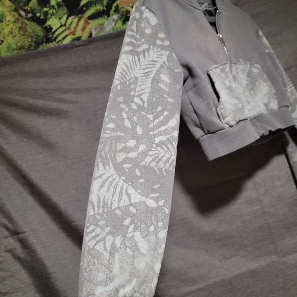 Gray Patterned Crop Hoodie - Picture 1 of 8